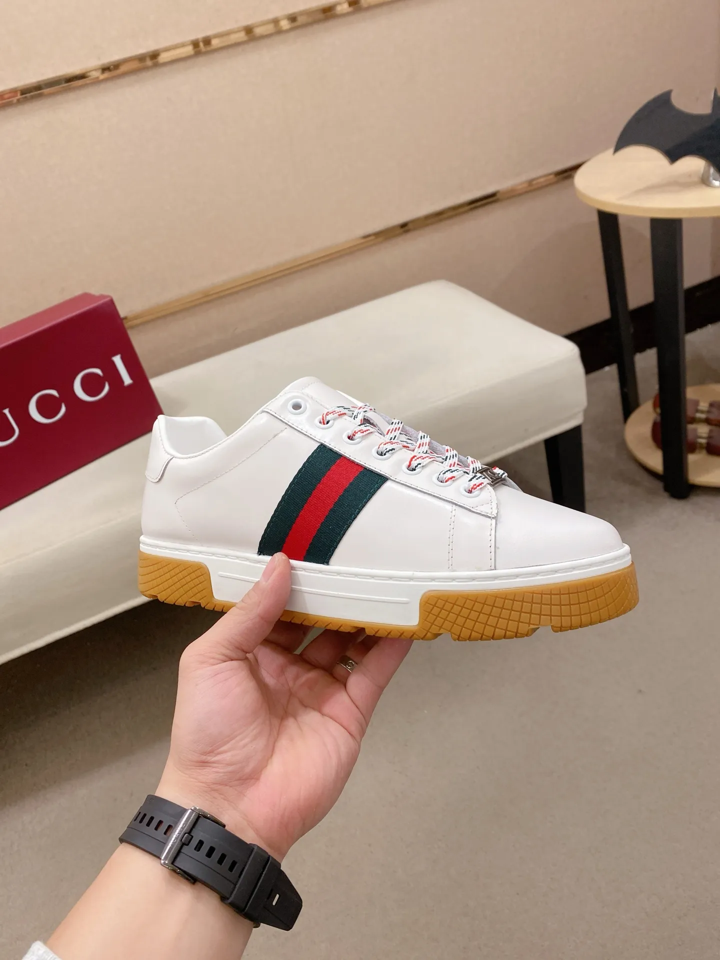 Factory price 442💰New GUCCI (Gucci) counters are available simultaneously, new men's shoes, 😘fabrics are selected imported cowhide, lining: sheepskin lining. 👍🏿 High-end ☄️ air-cushion molded anti-slip rubber outsole, exquisite lines, simple and elegant, comfortable and high-end for leisure travel. Code number: 39 to 44 (45 can be customized and cannot be returned or exchanged)